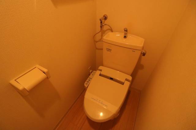 トイレ　ウォシュレット付きです♪