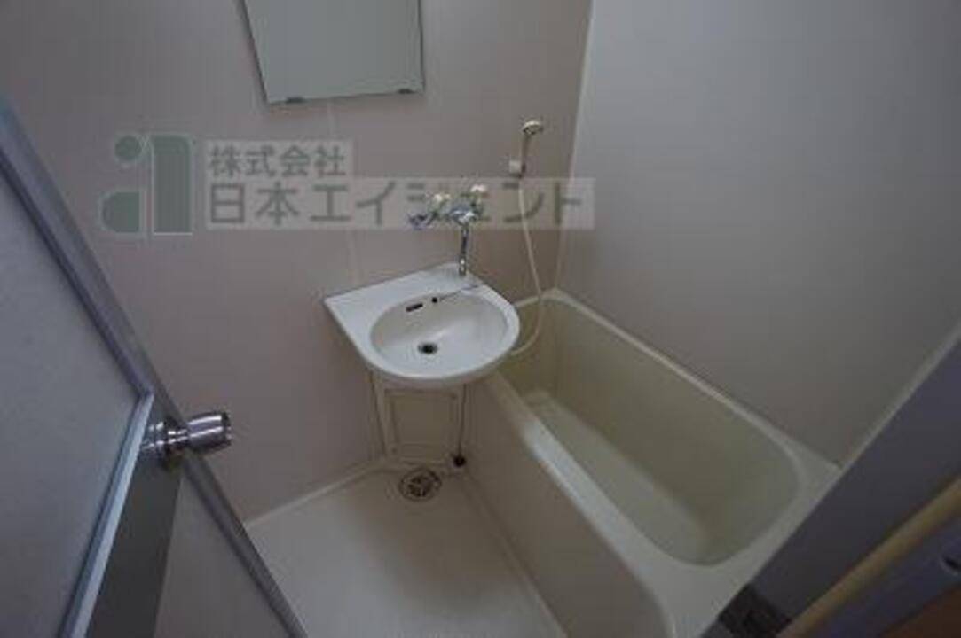 バス・シャワールーム　浴室