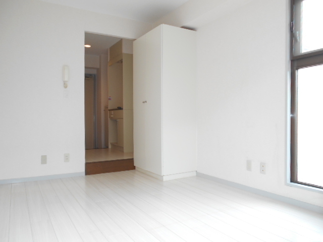 居室・リビング　別号室の写真、現状優先