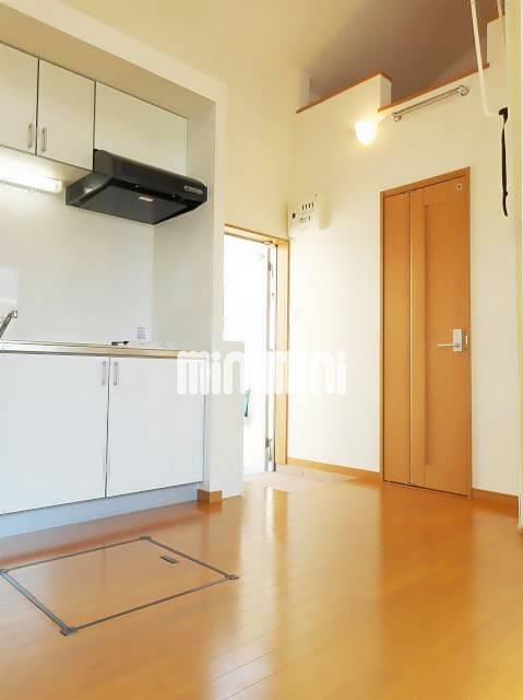 居室・リビング　明るい居室スペースですよ！