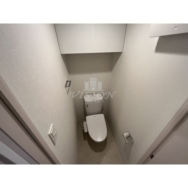 ＪＲ東海道本線 東淀川駅 徒歩4分 13階建 築1年のトイレ写真