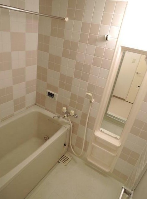 バス・シャワールーム　バストイレ別！