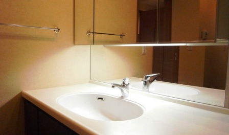 洗面設備　※別部屋の参考写真です。