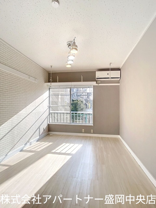 居室・リビング　※画像は201号室です。