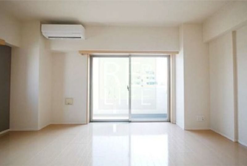 居室・リビング　☆明るい洋室☆