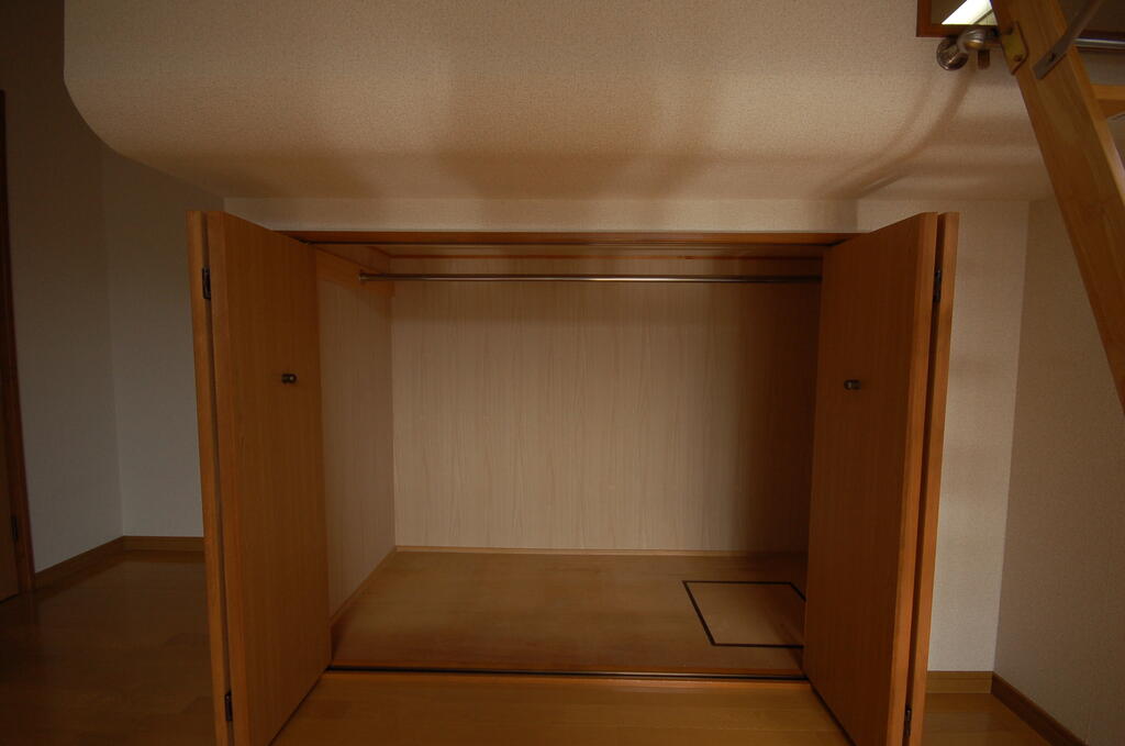 収納　ロフト下収納