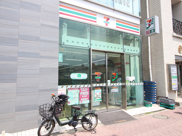コンビニ　セブンイレブン（コンビニ）まで183m