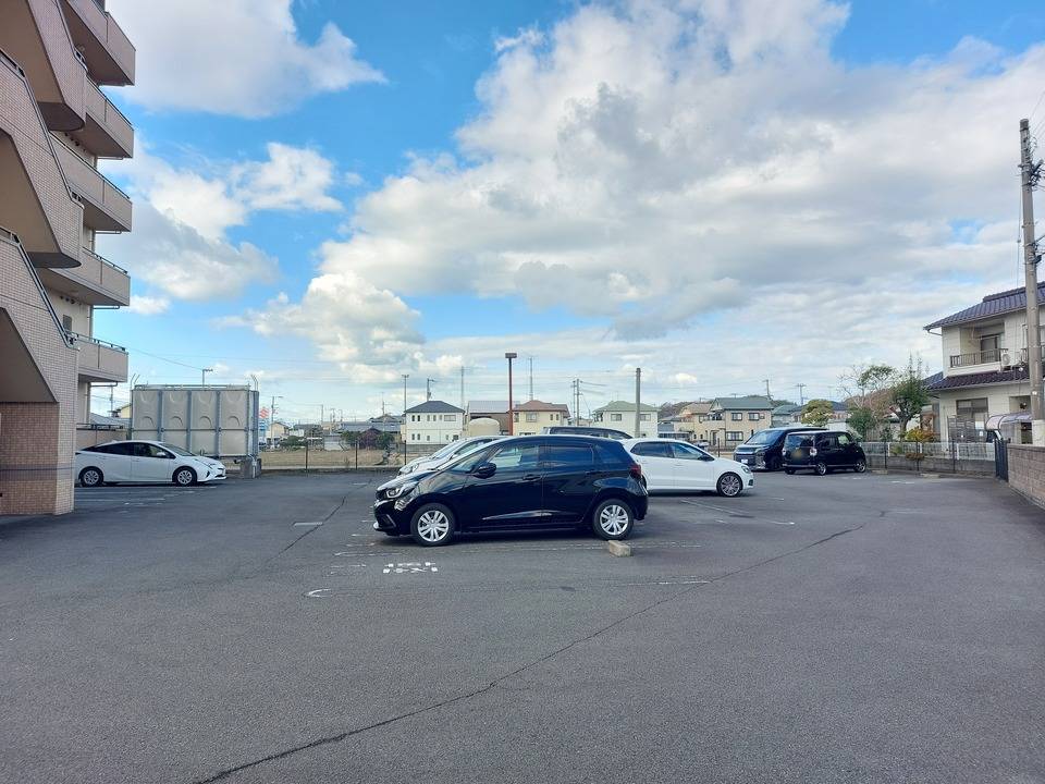 駐車場　駐車場