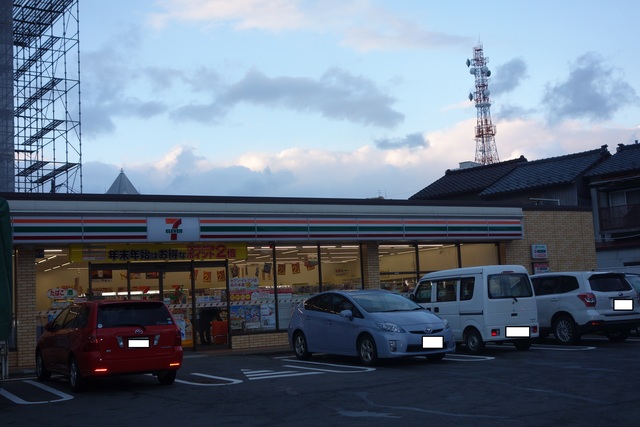 コンビニ　セブンイレブン新潟上大川前通4番町店（コンビニ）まで288m