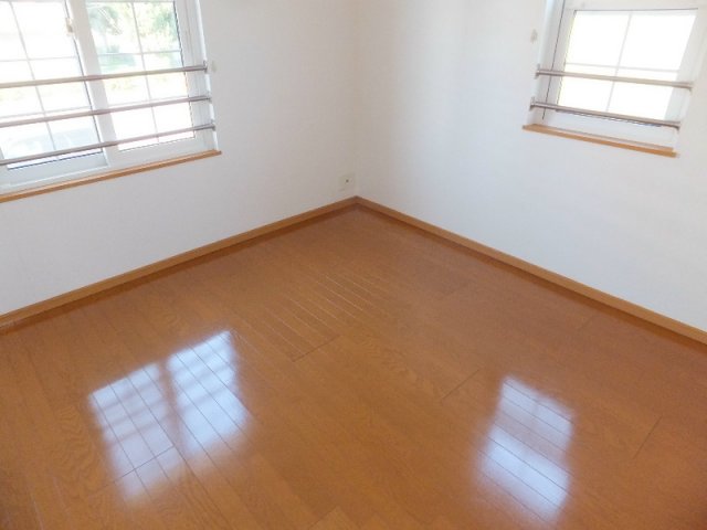 その他部屋・スペース　開放的な寝室です