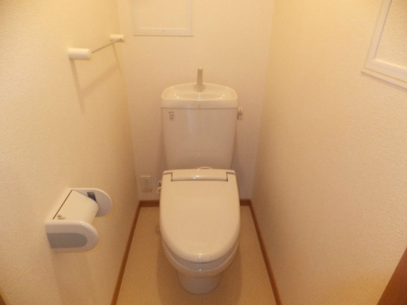 トイレ　落ち着いたトイレです