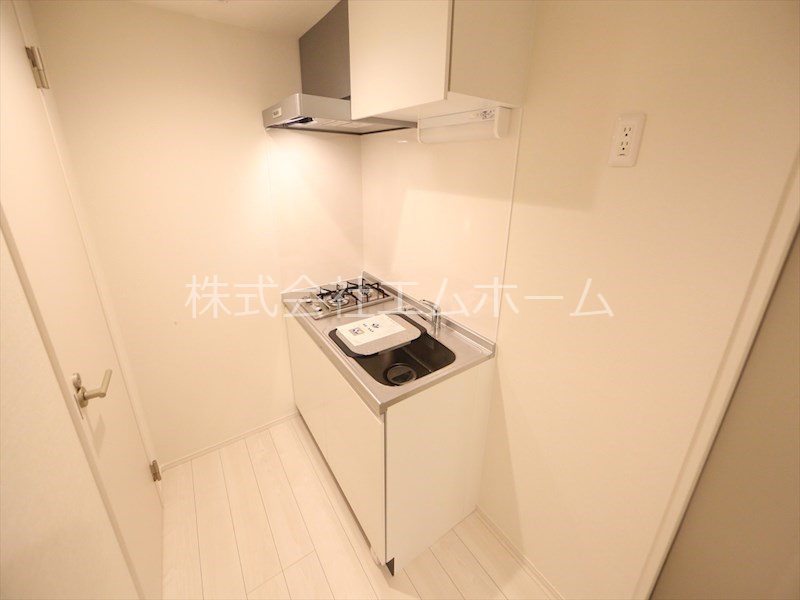 キッチン　システムキッチン（ガス2口コンロ付）同型写真
