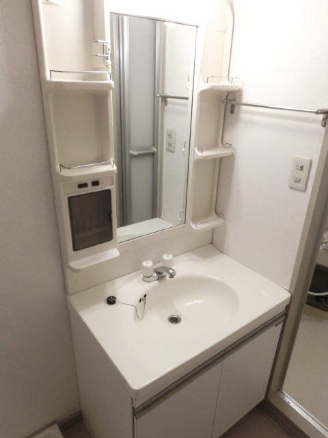 洗面設備　★小物の置ける独立洗面台★