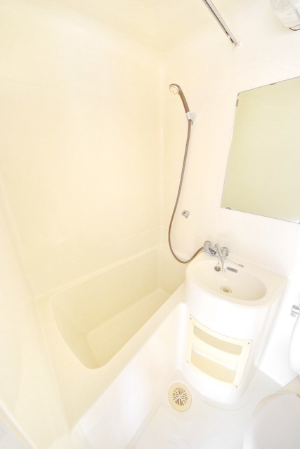 バス・シャワールーム　★一日の疲れを流しましょう★