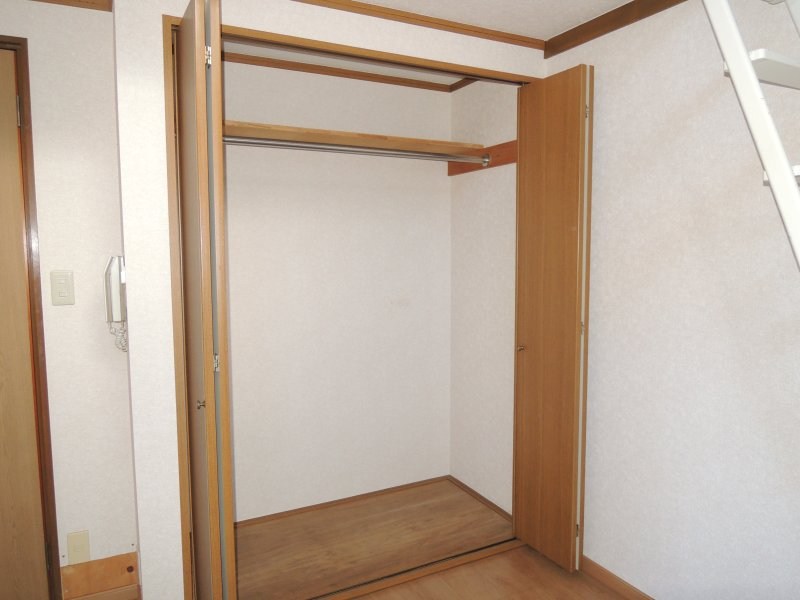 収納　大切な衣類を収納できるクローゼット（他室参照）