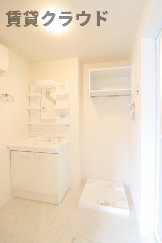 洗面設備　朝の準備に活躍する、洗髪洗面化粧台！