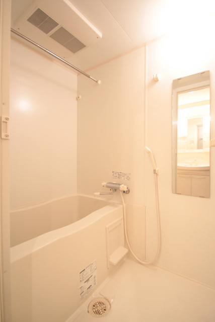 バス・シャワールーム　※別部屋の参考写真です