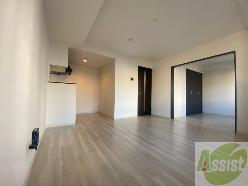 居室・リビング　広くてキレイなお部屋が広がっていて、充実した生活が送れそう。