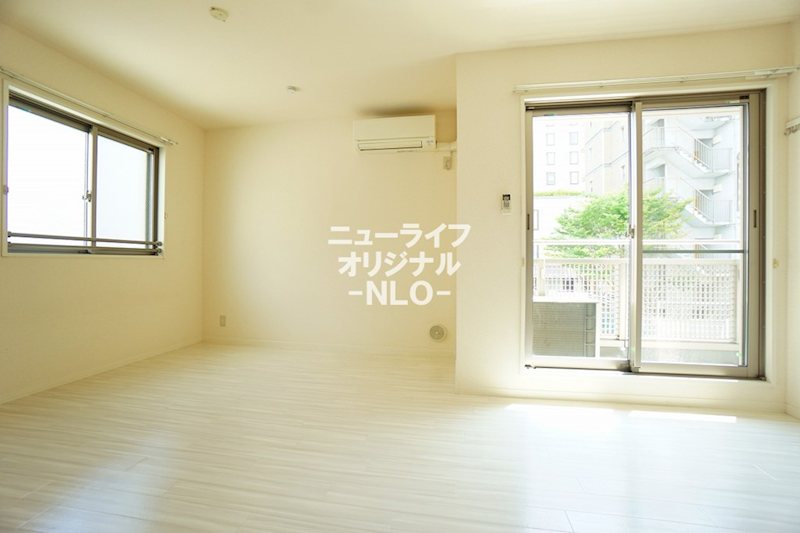 居室・リビング　12.6帖洋室　大きな家具を置いてもゆとりができます☆