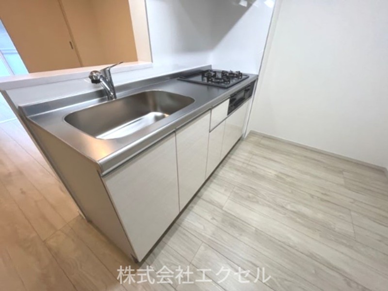 キッチン　グリル付き3口ガスコンロのシステムキッチン完備♪