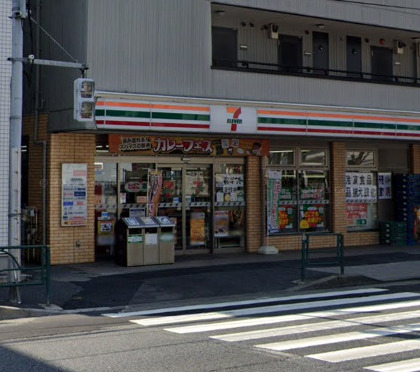 コンビニ　セブンイレブン 北区志茂駅前店（コンビニ）まで218m