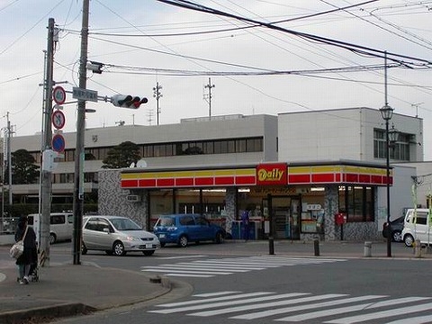 コンビニ　デイリーヤマザキ（コンビニ）まで315m