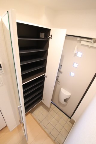 収納　シューズボックス