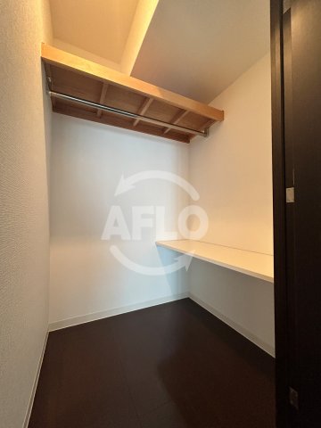 収納　船場ミッドキューブ　ウォークインクローゼット