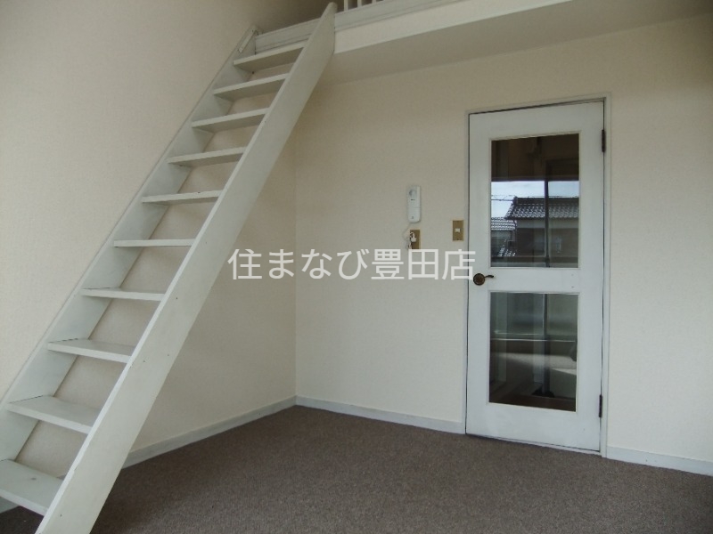 居室・リビング　同型別部屋写真