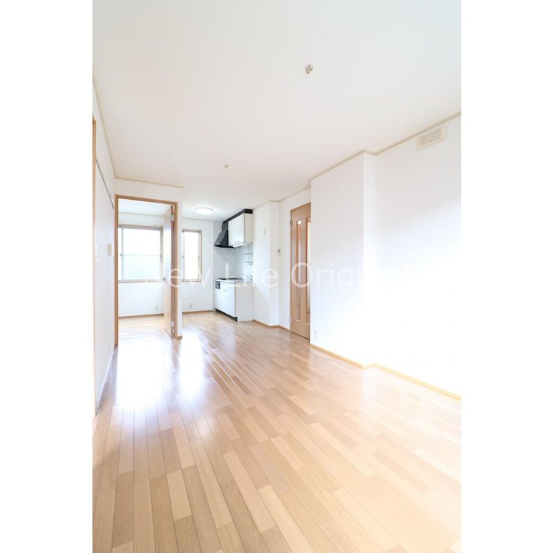 居室・リビング　南向きで日当りが良く明るいリビング。