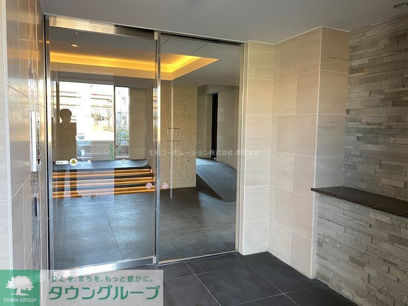 エントランス　エントランス