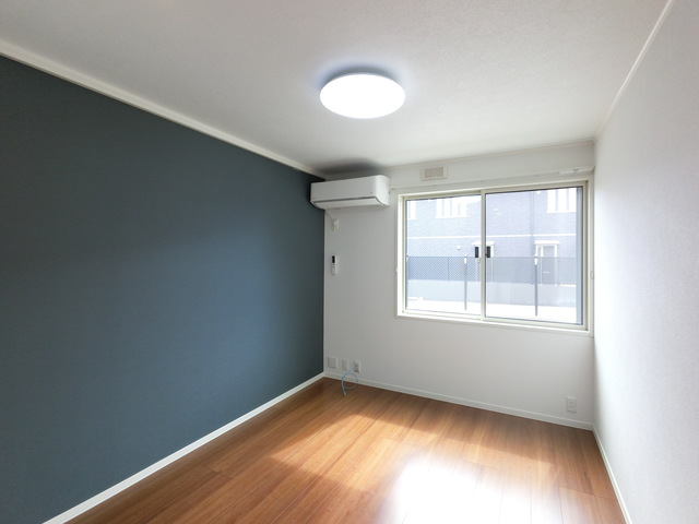 居室・リビング　アクセントクロス仕様で、お部屋をオシャレに演出してくれます♪