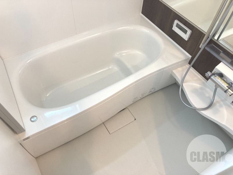 バス・シャワールーム　浴室乾燥機＆追焚機能付き広々バスルーム♪