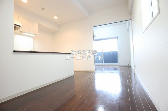 居室・リビング　ゆったりとくつろげる、落ち着きのある居室空間です