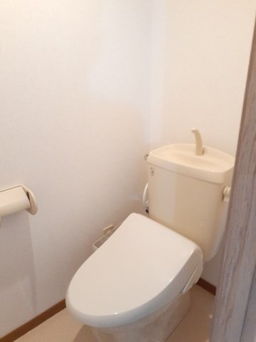 トイレ　ゆったりとした空間のトイレです