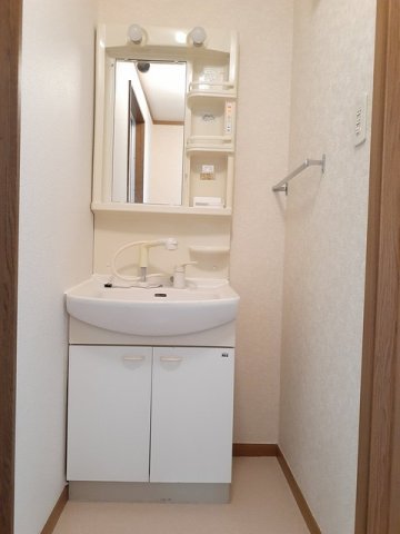 洗面設備　コンパクトで使いやすい洗面所