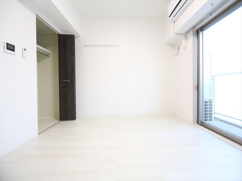 その他部屋・スペース　洋室7.6帖　クローゼット付　エアコン完備　バルコニー