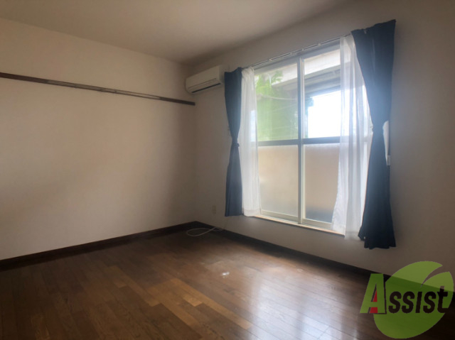 居室・リビング　６帖の洋室です。フローリング貼りの綺麗な室内です。