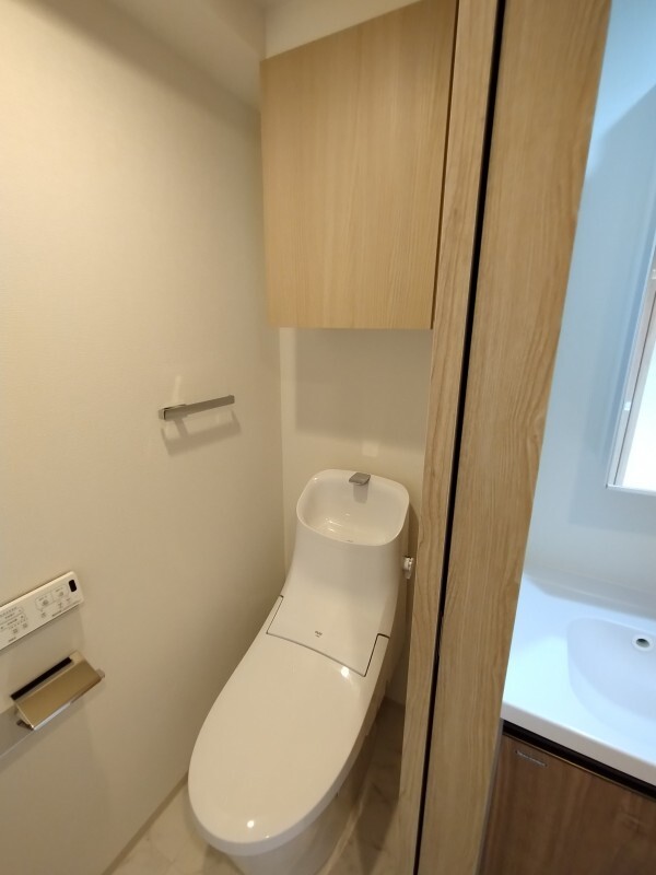 トイレ　温水洗浄便座