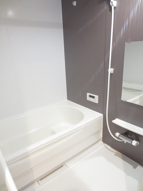 バス・シャワールーム　★１坪バス：ゆったりと寛げます★