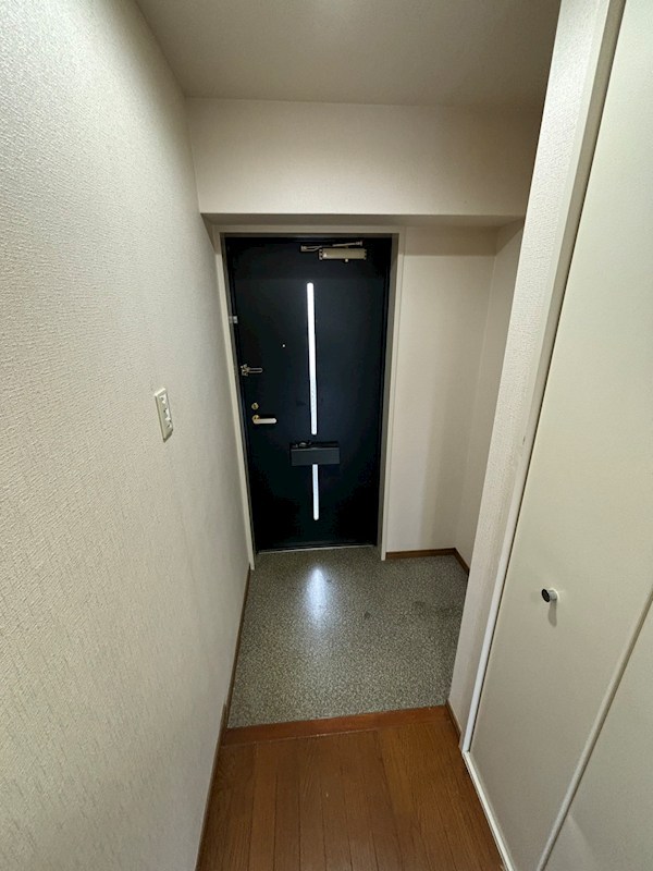 玄関　別号室反転写真