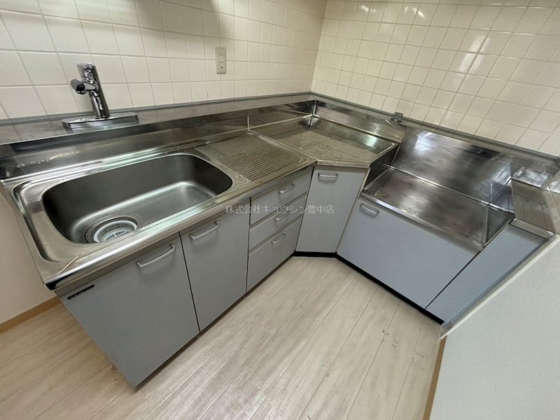 キッチン　別号室反転写真