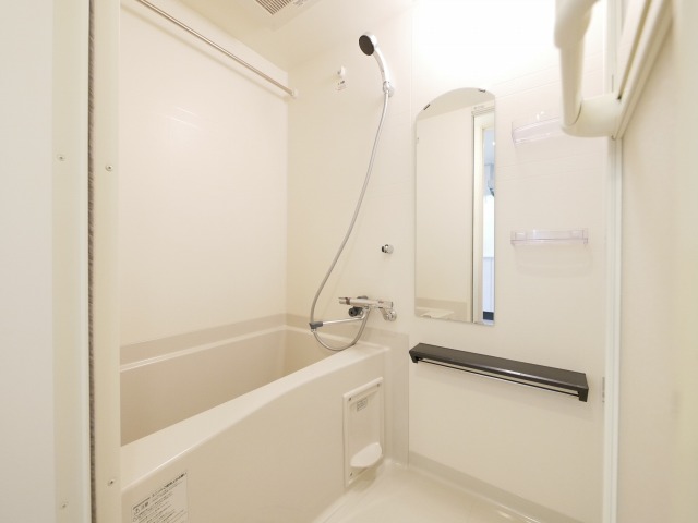バス・シャワールーム　ゆったり過ごせるお風呂です