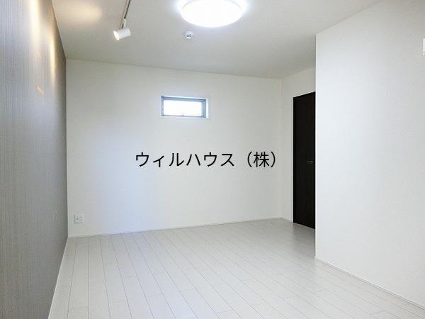 居室・リビング　広々とした洋室！