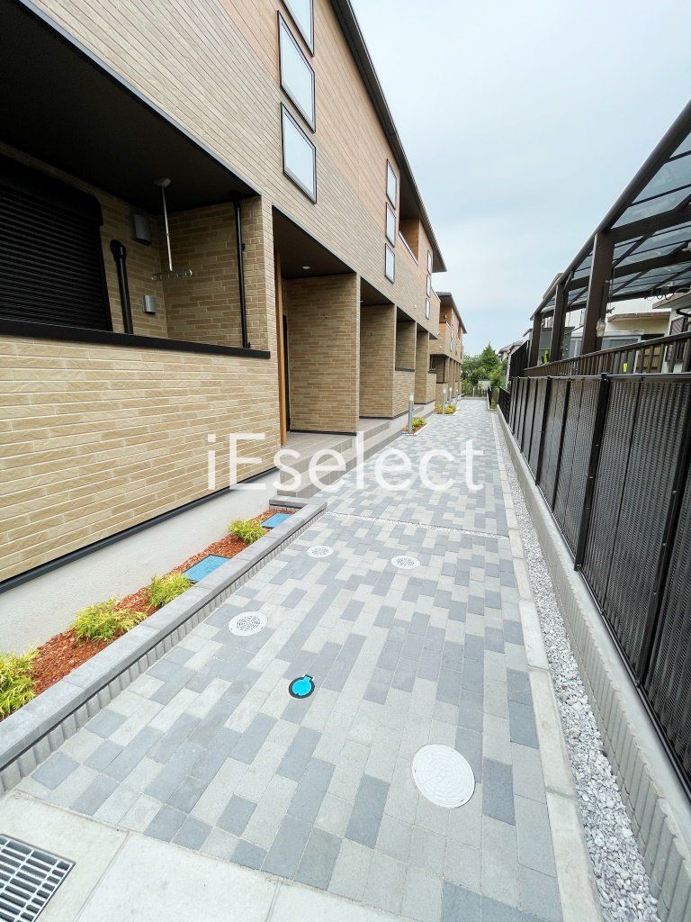 エントランス　お部屋へはこちらから★