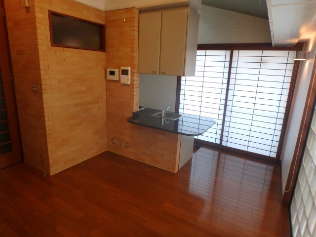 居室・リビング　たっぷりの陽光に包まれる明るい住まい