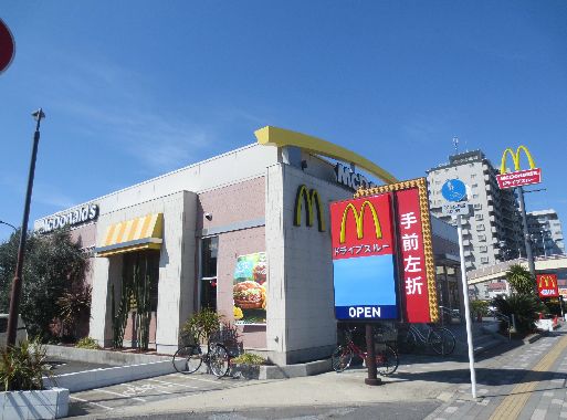 飲食店　マクドナルド勝どき駅前店（飲食店）まで104m