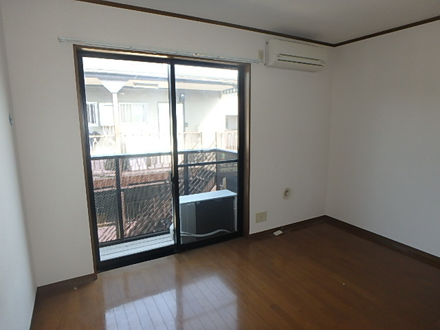 居室・リビング　広くてきれいな形の部屋ですよ