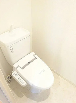 トイレ　別タイプ部屋　参考写真です