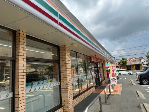 コンビニ　セブンイレブン 豊橋中岩田2丁目店（コンビニ）まで517m